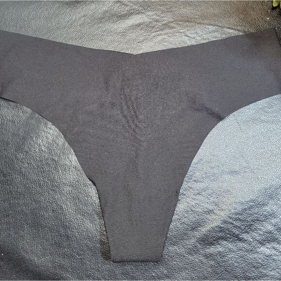 NWT Victoria Secret Seamless Thong - Picture 5 of 9